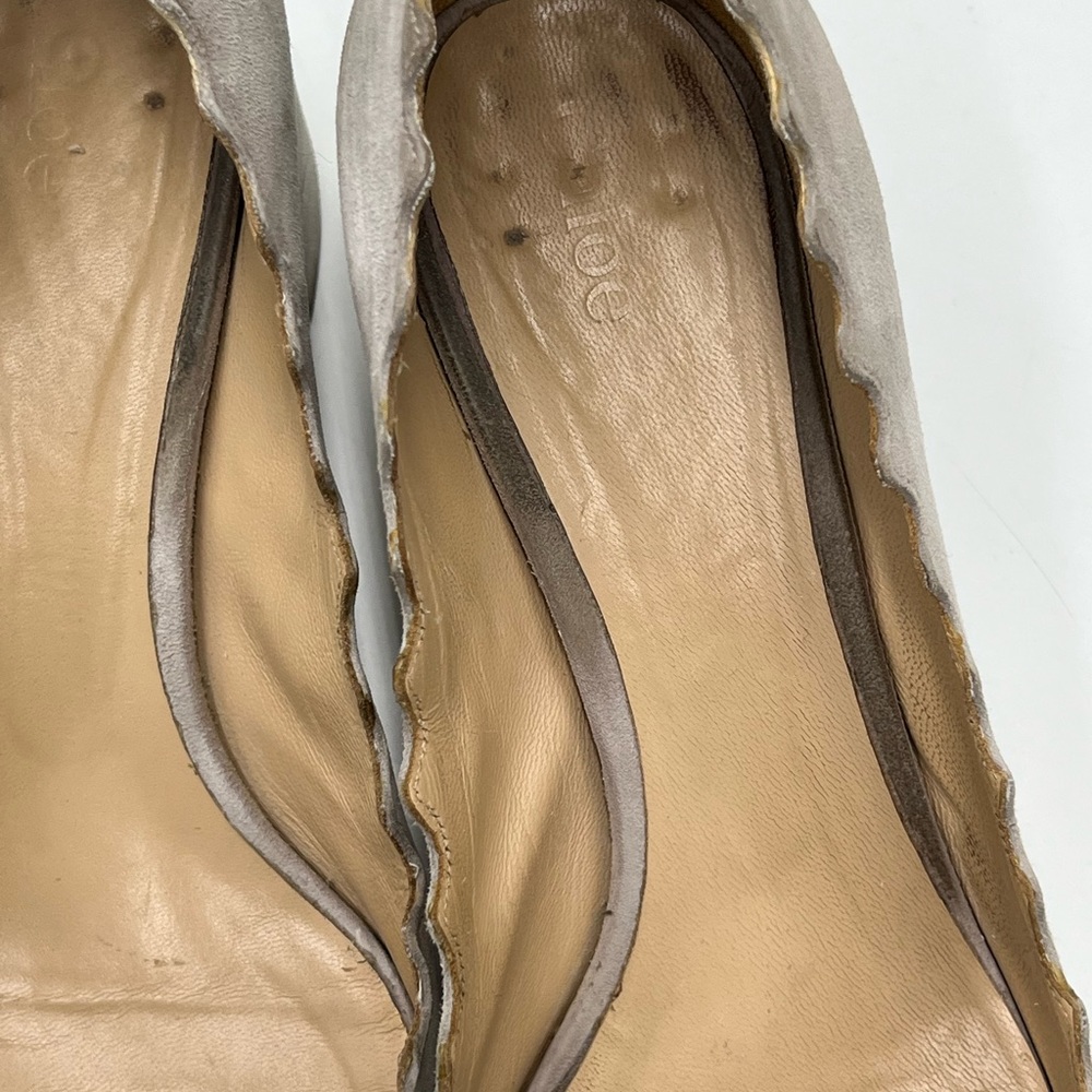 Chloe Light Grey Suede Lauren Scallop Trim Block Heel Pumps Sz 38/US 7 - Picture 8 of 15